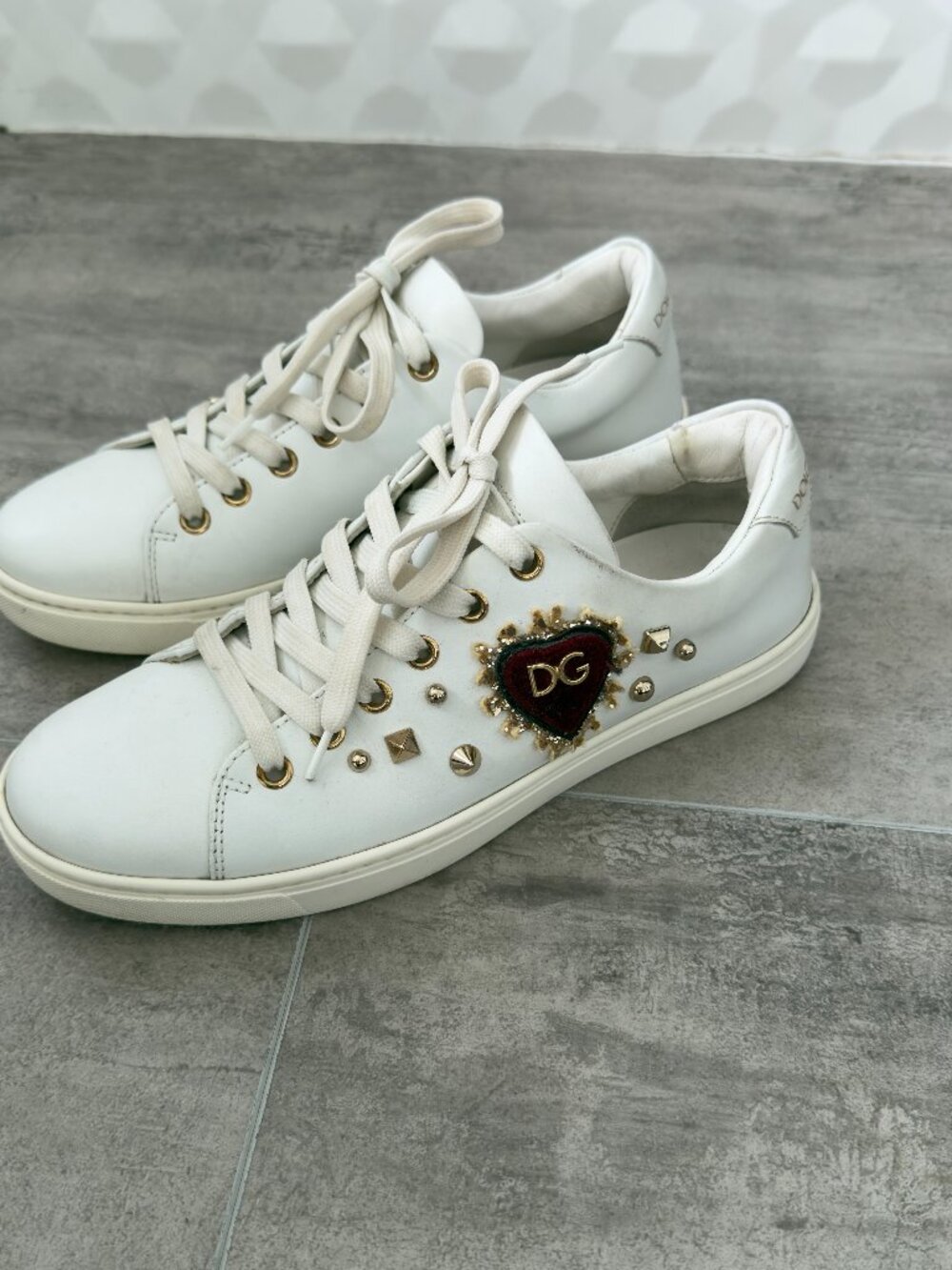 Authentic Dolce & Gabbana White Leather DG Heart Sneakers EU 37 US 7